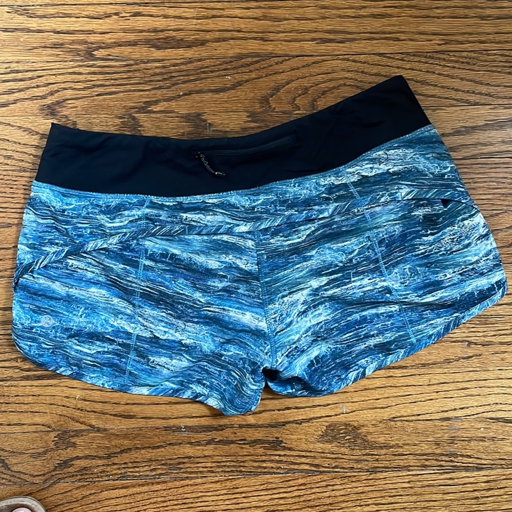 Lululemon Speed Up Shorts 2.5” size 8 light blue